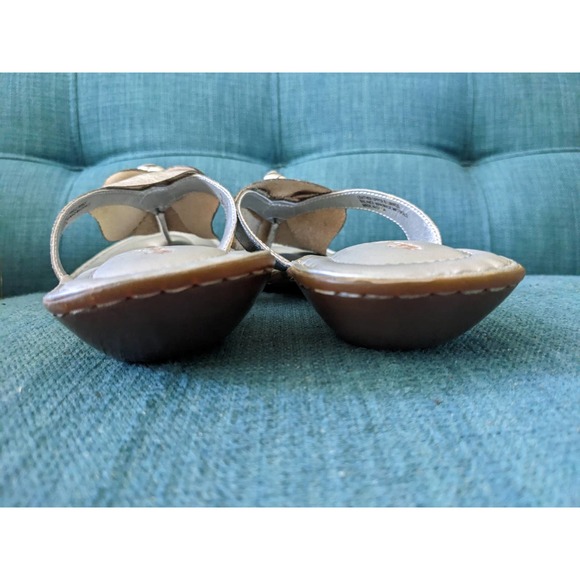 Born Silver Sandals with Shiny Strap and Elegant Ornament - Picture 6 of 10